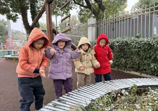 雪落苏城！碧波娃把“少见的雪”，玩成了冬日小欢喜